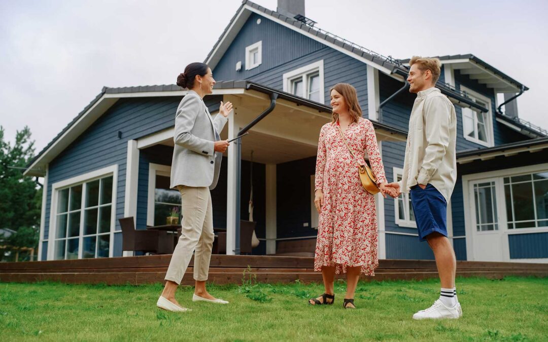featuredimage-Red Flags in Real Estate Contracts-What Buyers Should Watch Out For